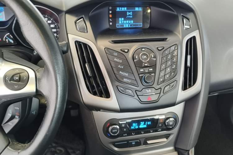 Used Ford Focus 2012 Sedan 1.6L Manual Fashion Edition Audio And AC Panel