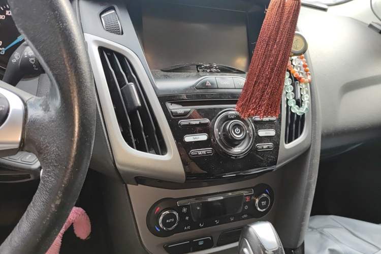 Used Ford Focus 2012 Sedan 1.6L Automatic Fashion Edition Audio And AC Panel