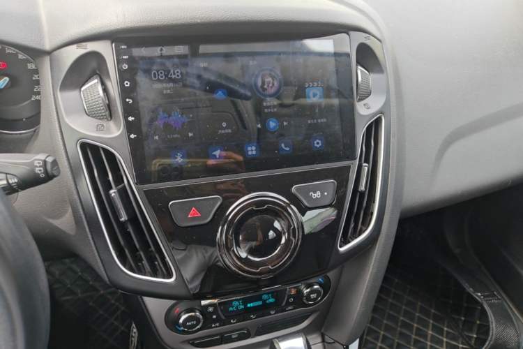 Used Ford Focus 2012 Hatchback 1.6L Automatic Fashion Edition Audio And AC Panel