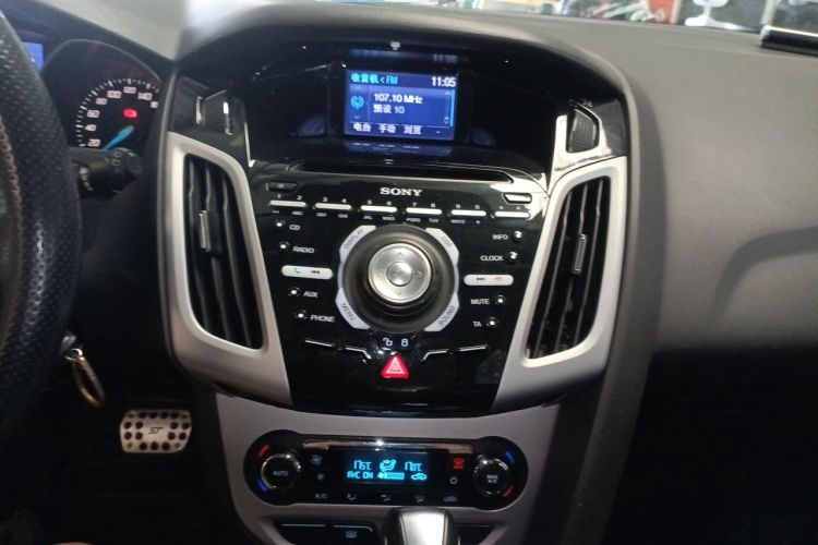 Used Ford Focus 2012 Hatchback 2.0L Automatic Luxury Sport Model Audio And AC Panel