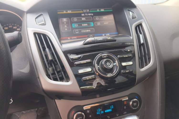 Used Ford Focus 2012 Sedan 1.6L Automatic Prestige Model Audio And AC Panel