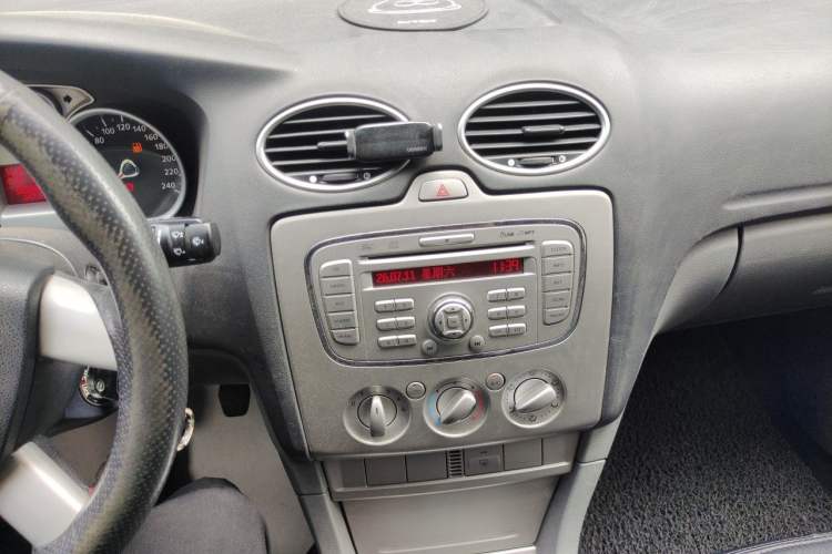 Used Ford Focus 2012 Hatchback Classic 1.8L Manual Base Model Audio And AC Panel
