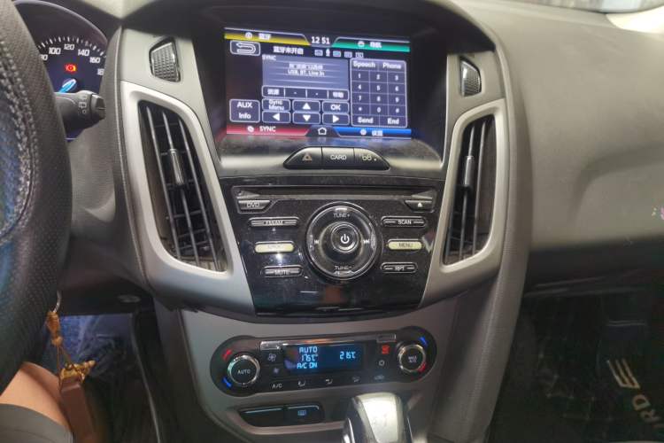 Used Ford Focus 2012 Hatchback 1.6L Automatic Fashion Edition Audio And AC Panel