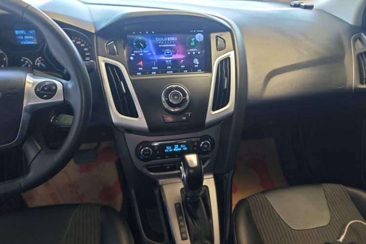 Used Ford Focus 2012 Sedan 1.6L Automatic Fashion Edition Audio And AC Panel