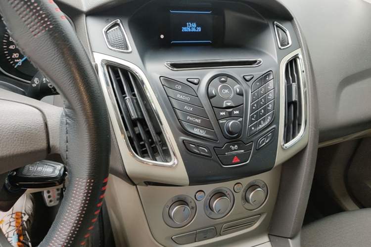 Used Ford Focus 2012 Sedan 1.6L Manual Comfort Model Audio And AC Panel