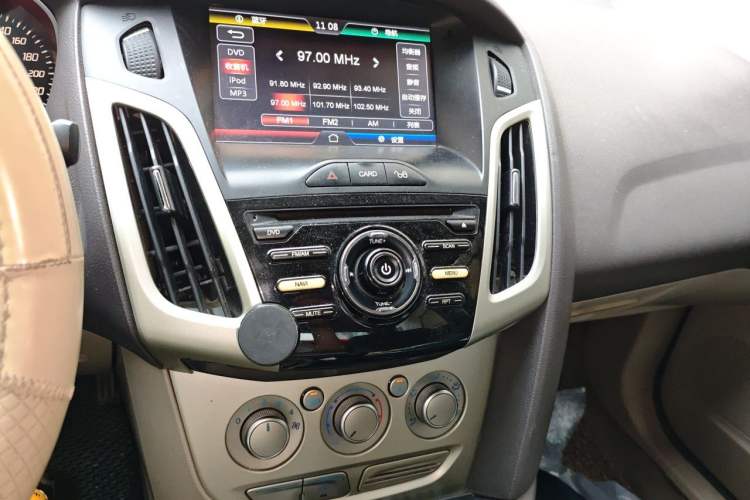 Used Ford Focus 2012 Sedan 1.6L Manual Comfort Model Audio And AC Panel