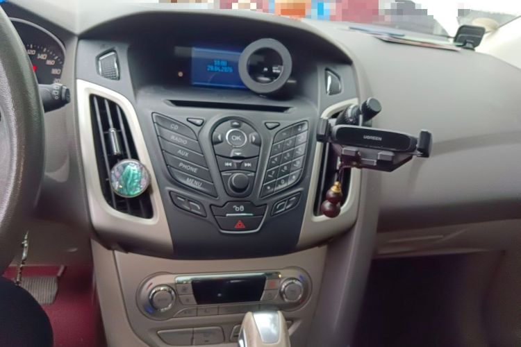 Used Ford Focus 2012 Hatchback 1.6L Automatic Fashion Edition Audio And AC Panel