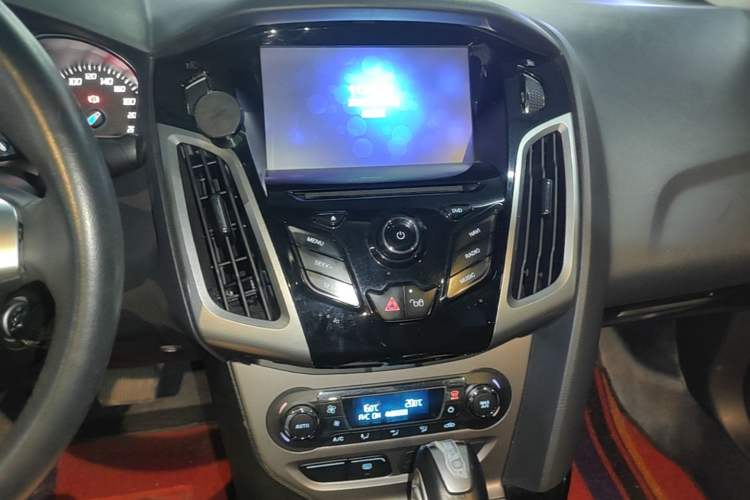 Used Ford Focus 2012 Sedan 1.6L Automatic Fashion Edition Audio And AC Panel