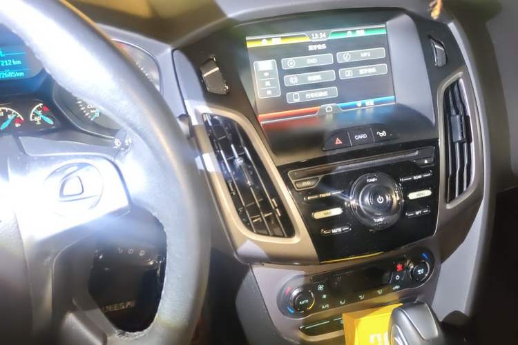 Used Ford Focus 2012 Sedan 1.6L Automatic Fashion Edition Audio And AC Panel