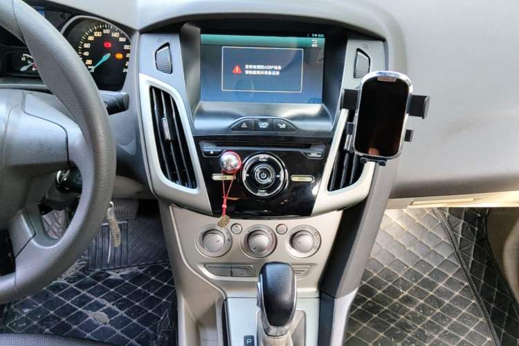 Used Ford Focus 2012 Sedan 1.6L Automatic Comfort Model Audio And AC Panel