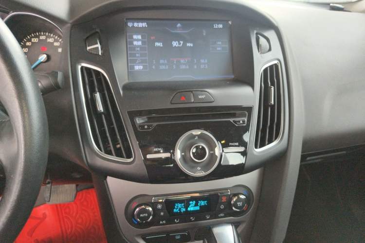 Used Ford Focus 2012 Sedan 1.6L Automatic Fashion Edition Audio And AC Panel