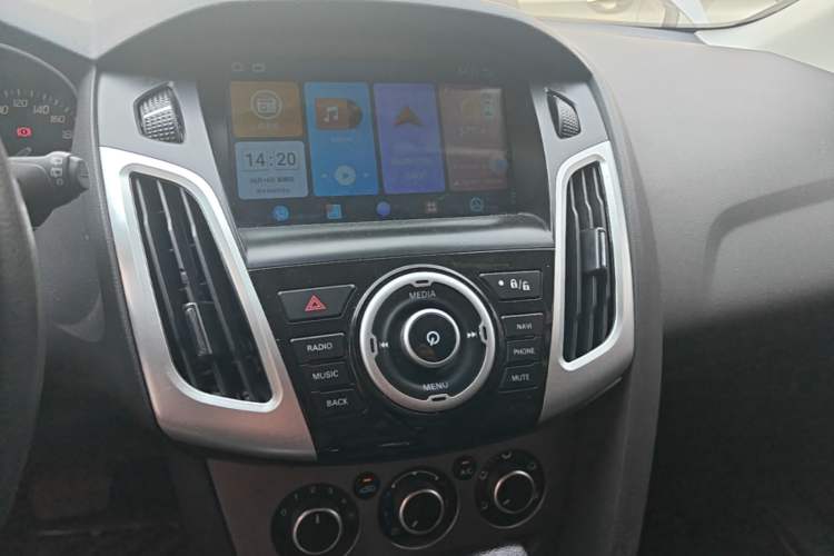 Used Ford Focus 2012 Hatchback 1.6L Automatic Comfort Model Audio And AC Panel