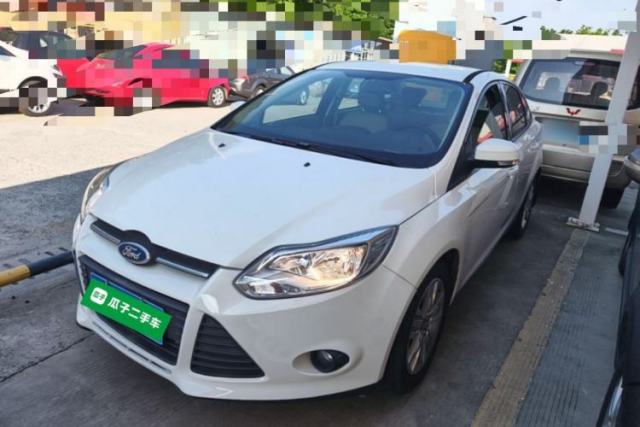 Ojetý Ford Focus 2012 Sedan 1.6L Manual Comfort Model