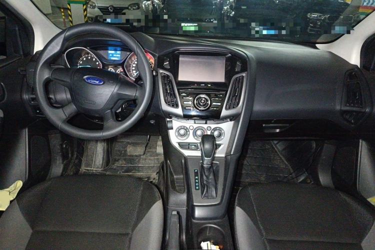 Used Ford Focus 2012 Hatchback 1.6L Automatic Comfort Model Center Console