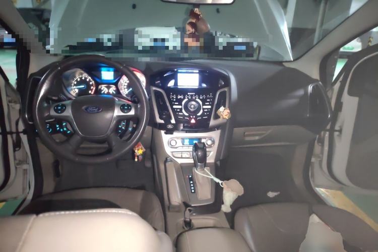Used Ford Focus 2012 Sedan 1.6L Automatic Prestige Model Center Console