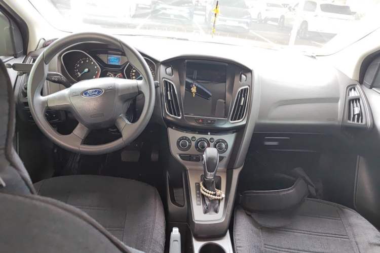 Used Ford Focus 2012 Hatchback 1.6L Automatic Comfort Model Center Console