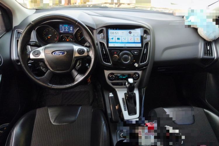 Used Ford Focus 2012 Hatchback 2.0L Automatic Luxury Sport Model Center Console