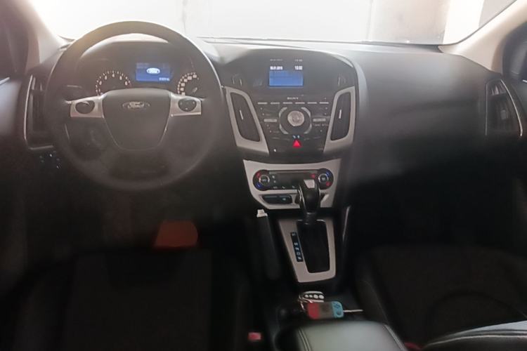 Used Ford Focus 2012 Hatchback 2.0L Automatic Luxury Sport Model Center Console