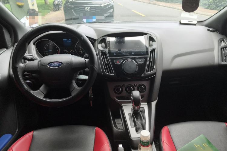 Used Ford Focus 2012 Hatchback 1.6L Automatic Comfort Model Center Console