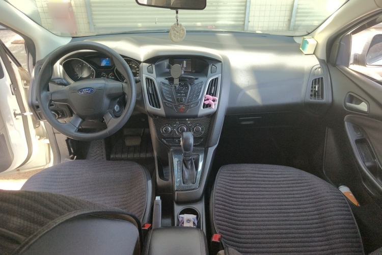 Used Ford Focus 2012 Hatchback 1.6L Automatic Comfort Model Center Console