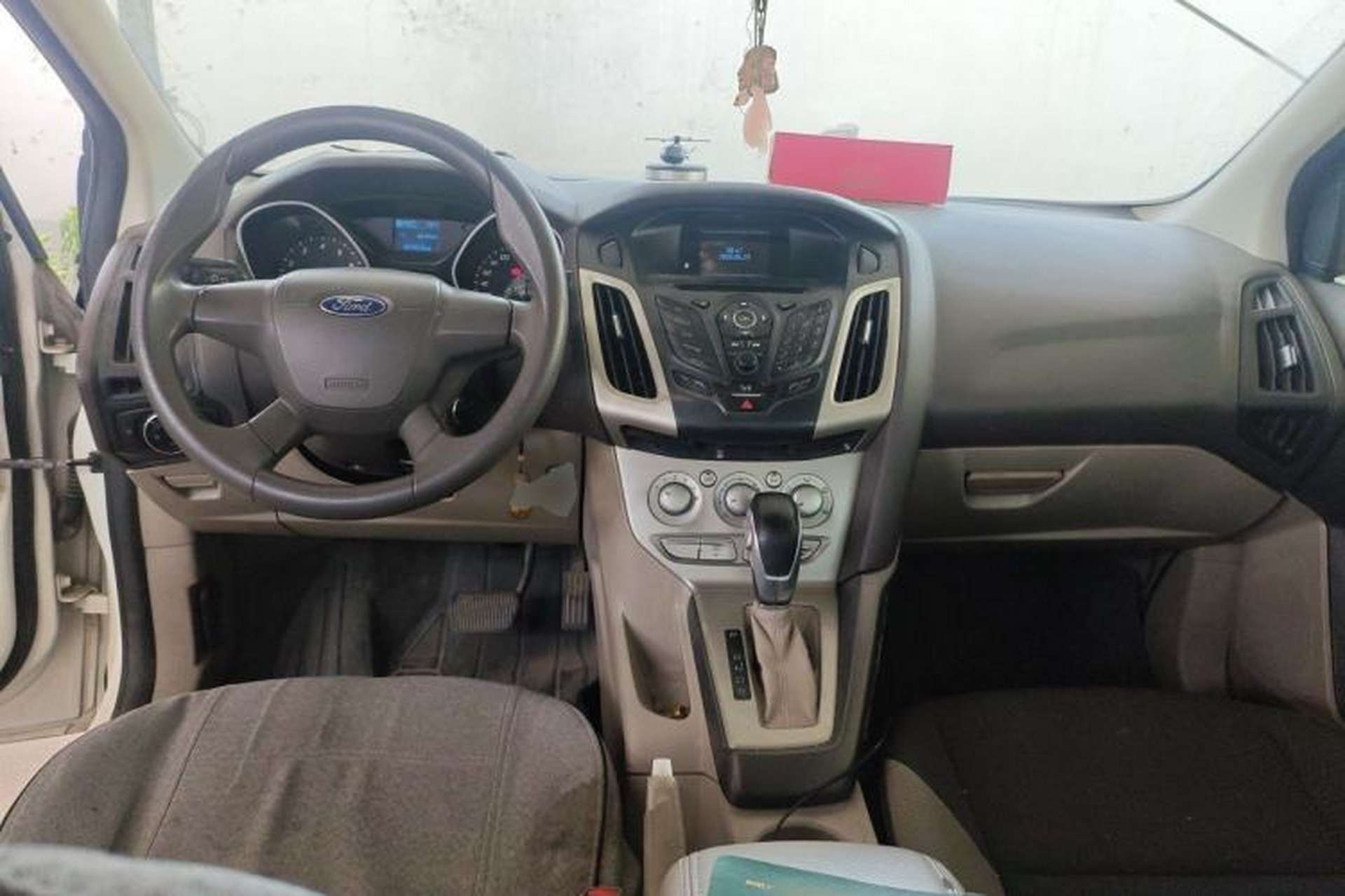 Used Ford Focus 2012 Sedan 1.6L Automatic Comfort Model Center Console