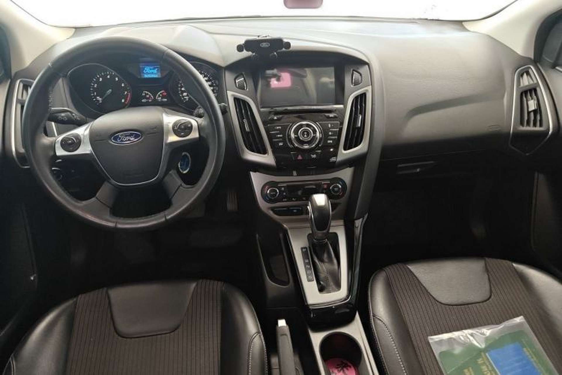 Used Ford Focus 2012 Hatchback 1.6L Automatic Fashion Edition Center Console