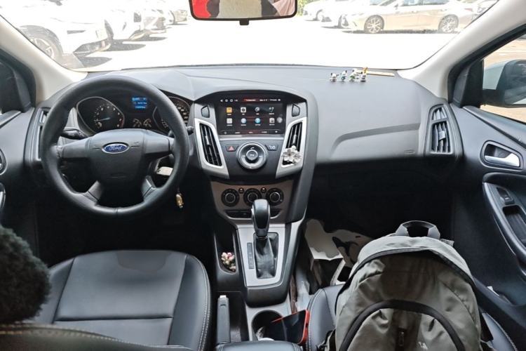 Used Ford Focus 2012 Hatchback 1.6L Automatic Comfort Model Center Console