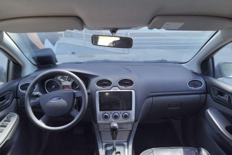 Used Ford Focus 2012 Hatchback Classic 1.8L Automatic Base Model Center Console