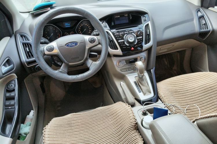 Used Ford Focus 2012 Sedan 1.6L Automatic Prestige Model Center Console