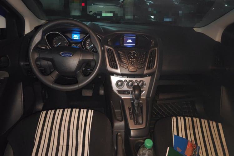 Used Ford Focus 2012 Hatchback 1.6L Automatic Comfort Model Center Console