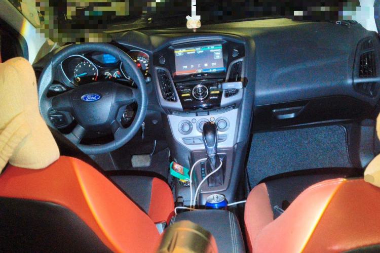 Used Ford Focus 2012 Hatchback 1.6L Automatic Comfort Model Center Console