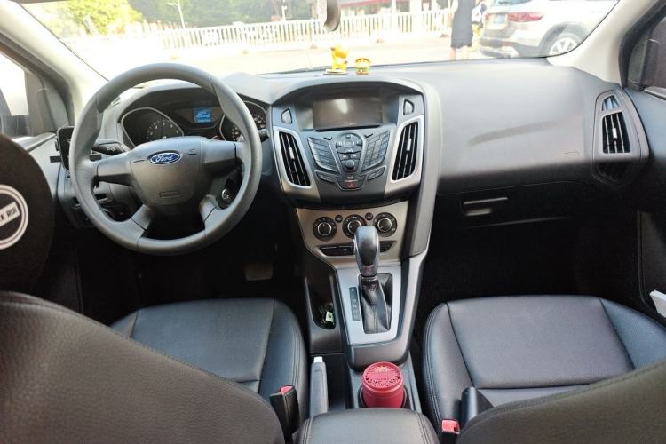 Used Ford Focus 2012 Hatchback 1.6L Automatic Comfort Model Center Console