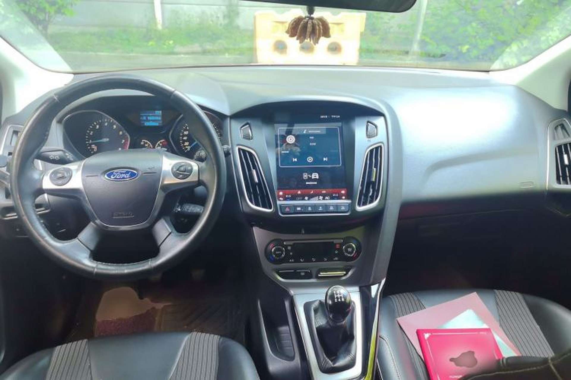 Used Ford Focus 2012 Hatchback 1.6L Manual Fashion Edition Center Console