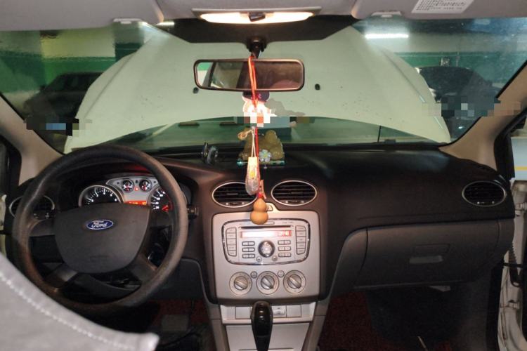 Used Ford Focus 2012 Hatchback Classic 1.8L Automatic Base Model Center Console
