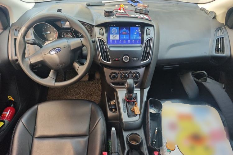 Used Ford Focus 2012 Hatchback 1.6L Automatic Comfort Model Center Console