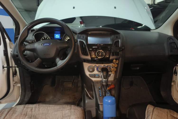 Used Ford Focus 2012 Hatchback 1.6L Automatic Comfort Model Center Console