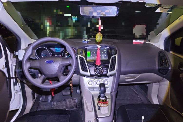 Used Ford Focus 2012 Sedan 1.6L Automatic Comfort Model Center Console