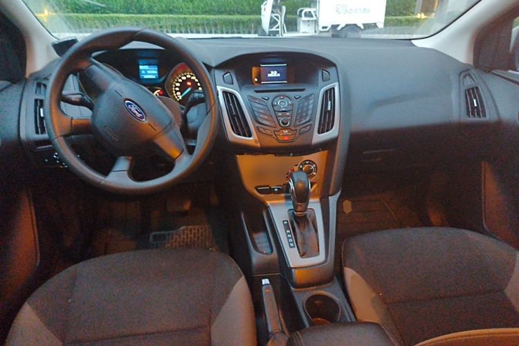 Used Ford Focus 2012 Hatchback 1.6L Automatic Comfort Model Center Console