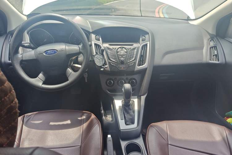 Used Ford Focus 2012 Hatchback 1.6L Automatic Comfort Model Center Console