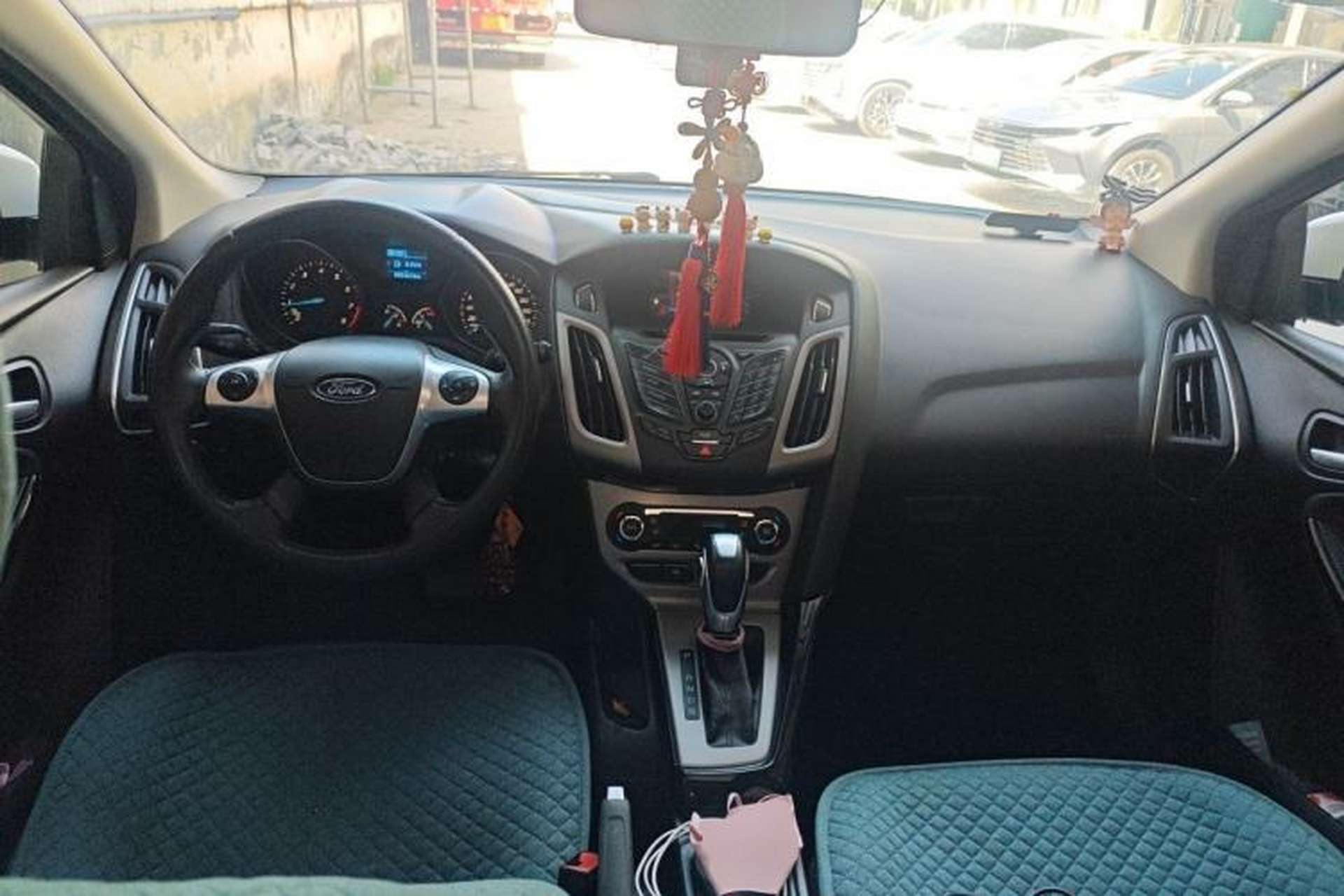 Used Ford Focus 2012 Hatchback 1.6L Automatic Fashion Edition Center Console
