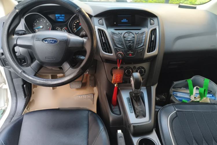 Used Ford Focus 2012 Hatchback 1.6L Automatic Comfort Model Center Console