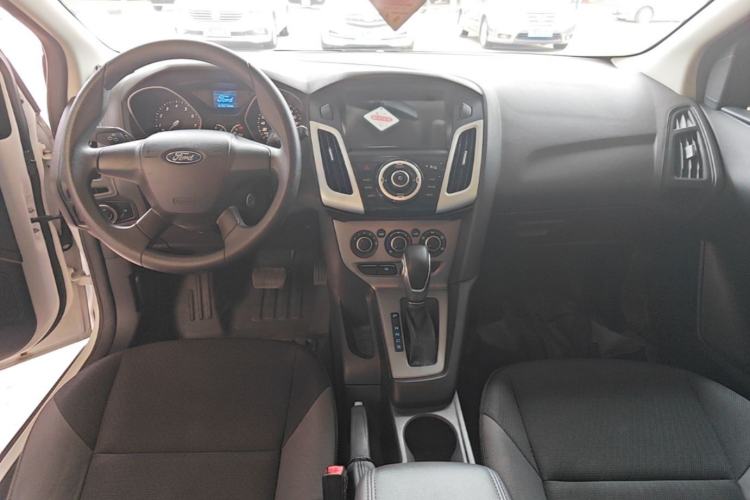 Used Ford Focus 2012 Hatchback 1.6L Automatic Comfort Model Center Console