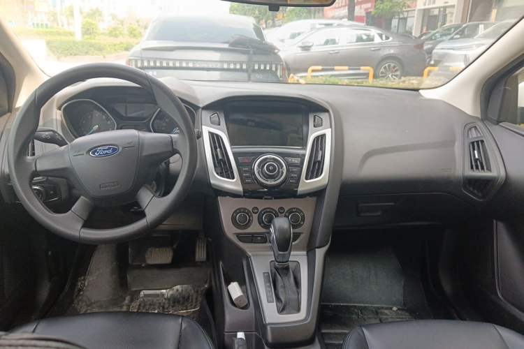 Used Ford Focus 2012 Hatchback 1.6L Automatic Comfort Model Center Console