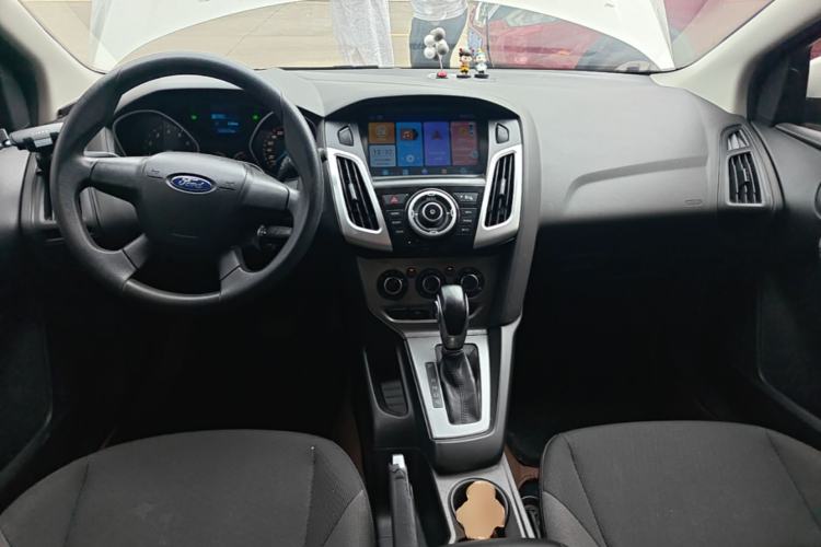 Used Ford Focus 2012 Hatchback 1.6L Automatic Comfort Model Center Console