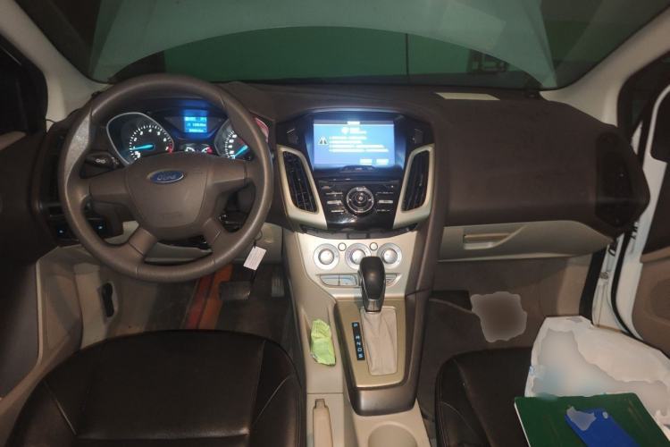 Used Ford Focus 2012 Sedan 1.6L Automatic Comfort Model Center Console