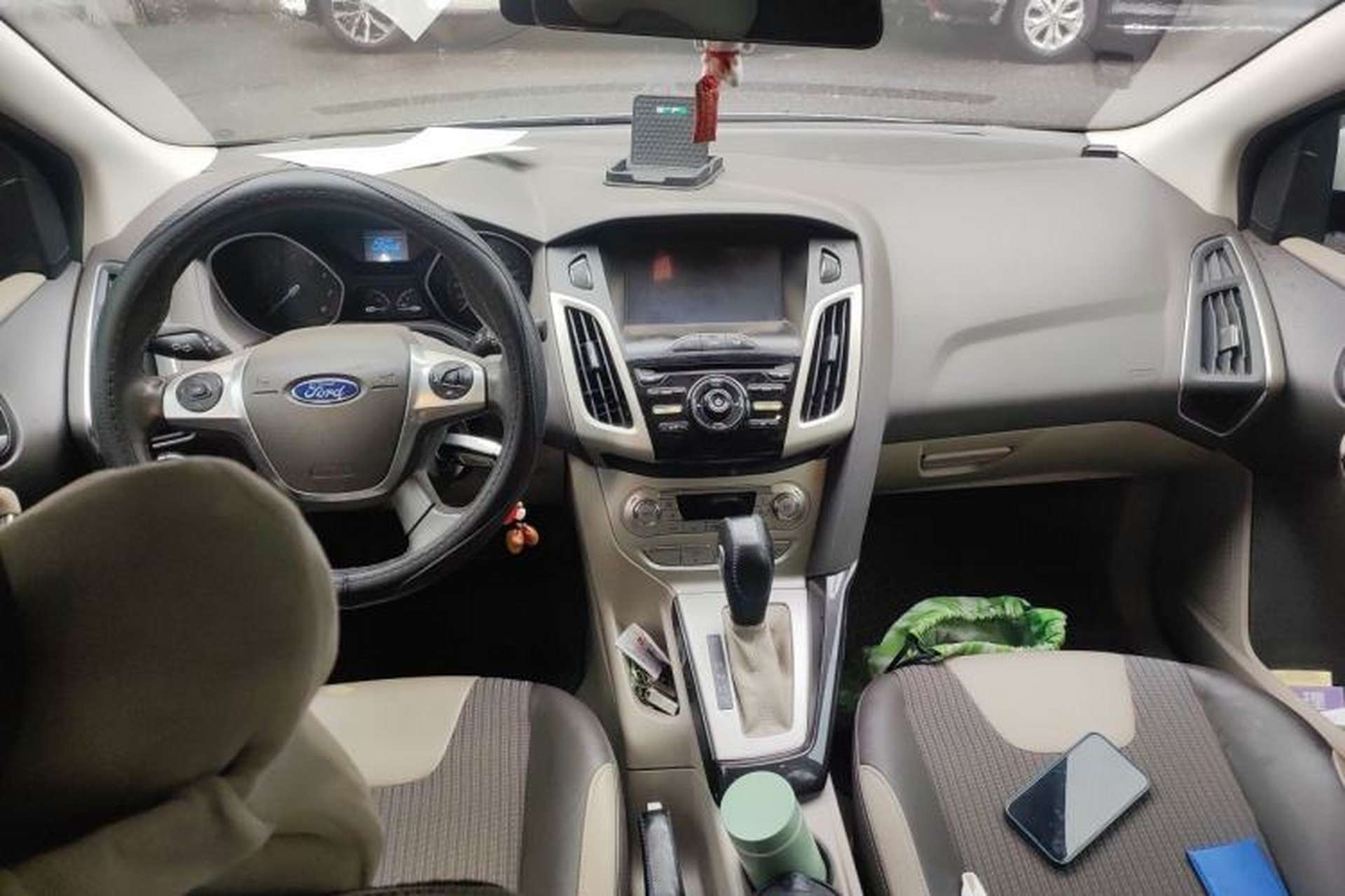 Used Ford Focus 2012 Sedan 1.6L Automatic Fashion Edition Center Console