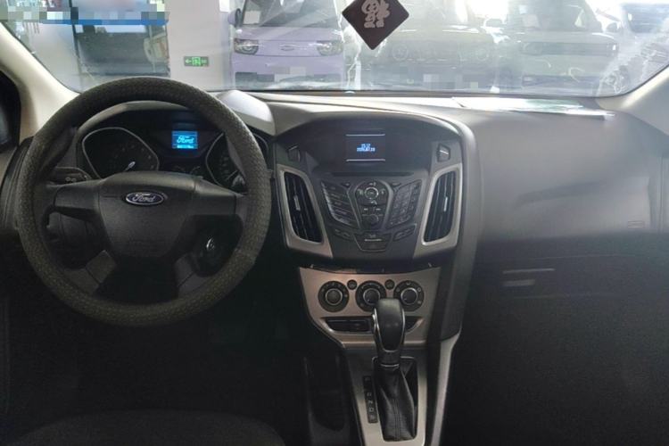 Used Ford Focus 2012 Hatchback 1.6L Automatic Comfort Model Center Console