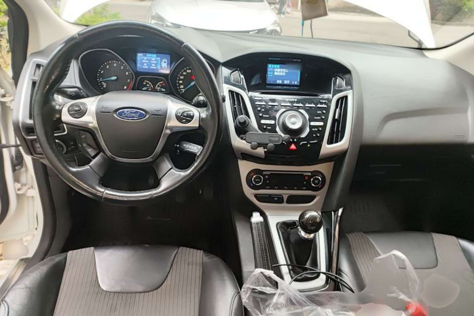 Used Ford Focus 2012 Hatchback 2.0L Manual Luxury Sport Model Center Console