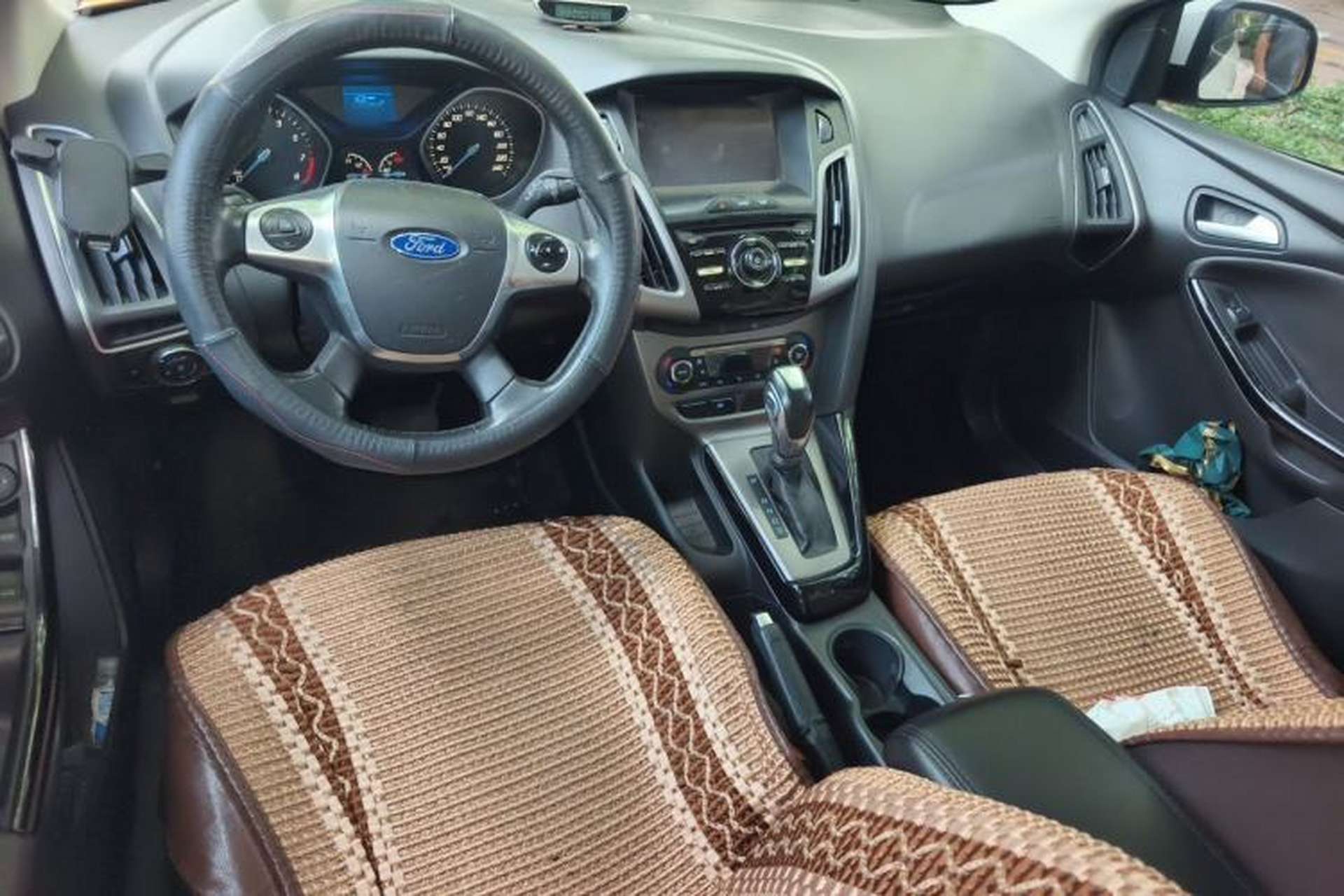 Used Ford Focus 2012 Hatchback 1.6L Automatic Fashion Edition Center Console