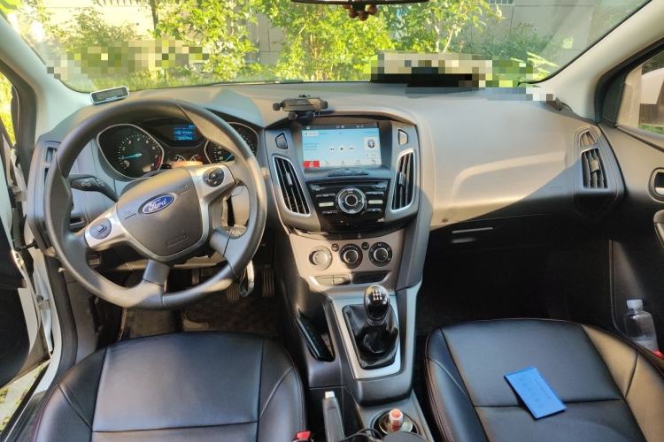Used Ford Focus 2012 Hatchback 1.6L Manual Comfort Model Center Console